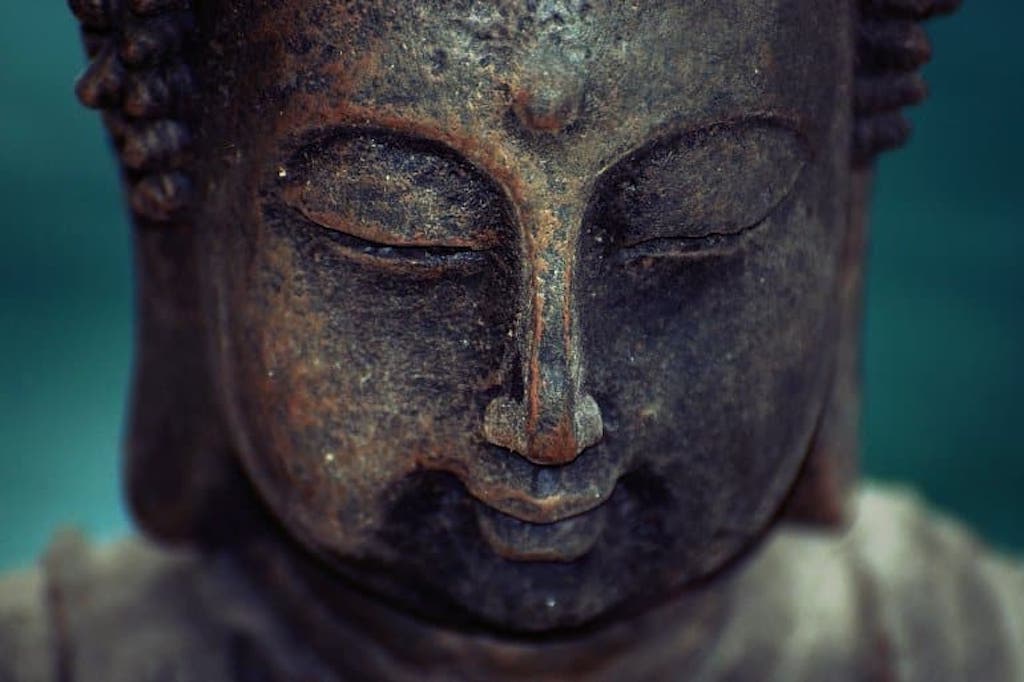 Les préceptes bouddhistes pour réduire le risque de dépression